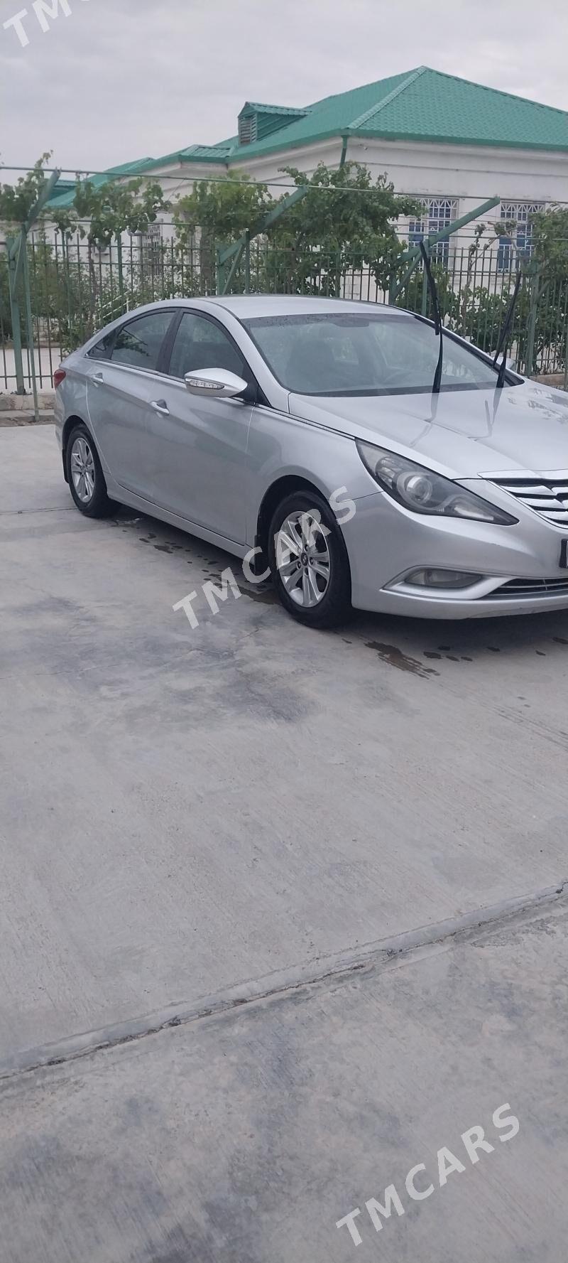 Hyundai Sonata 2010 - 145 000 TMT - Täze zaman - img 4