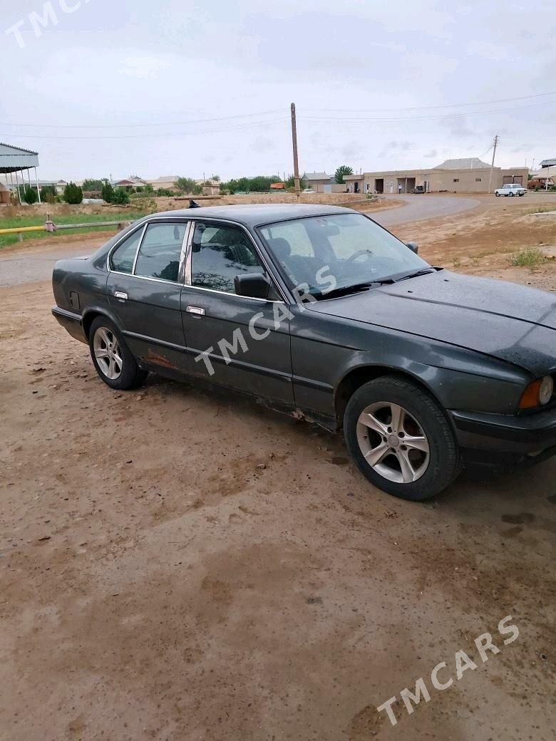 BMW 520 1989 - 30 000 TMT - Сакарчага - img 3