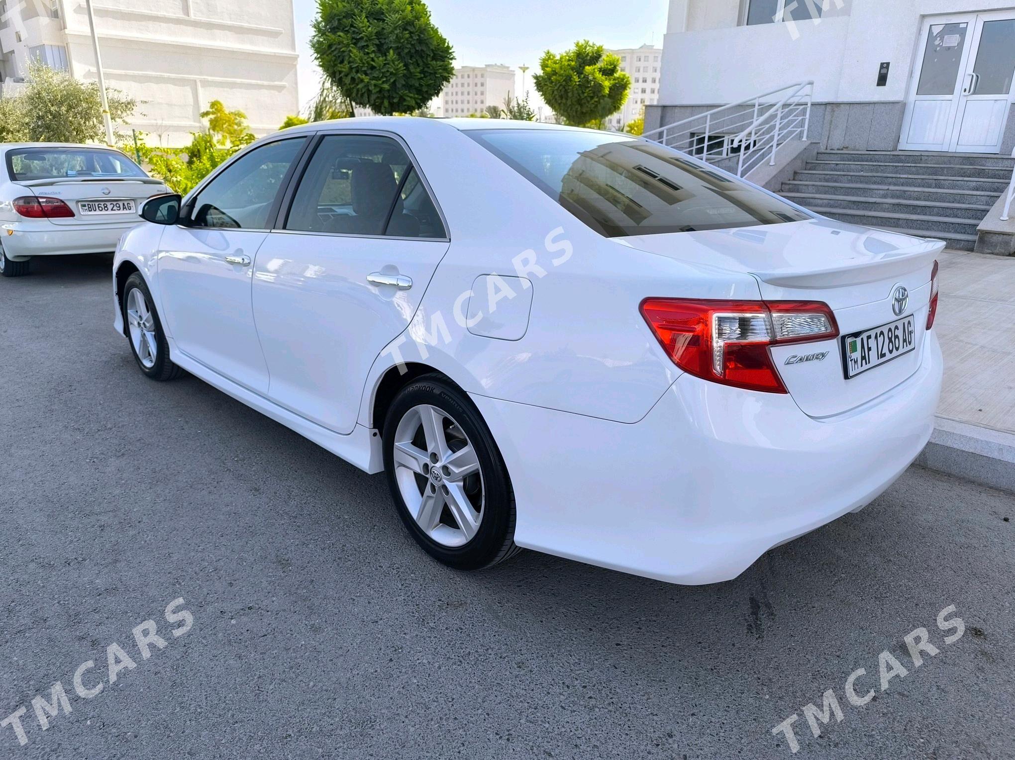 Toyota Camry 2012 - 250 000 TMT - Бекреве - img 4