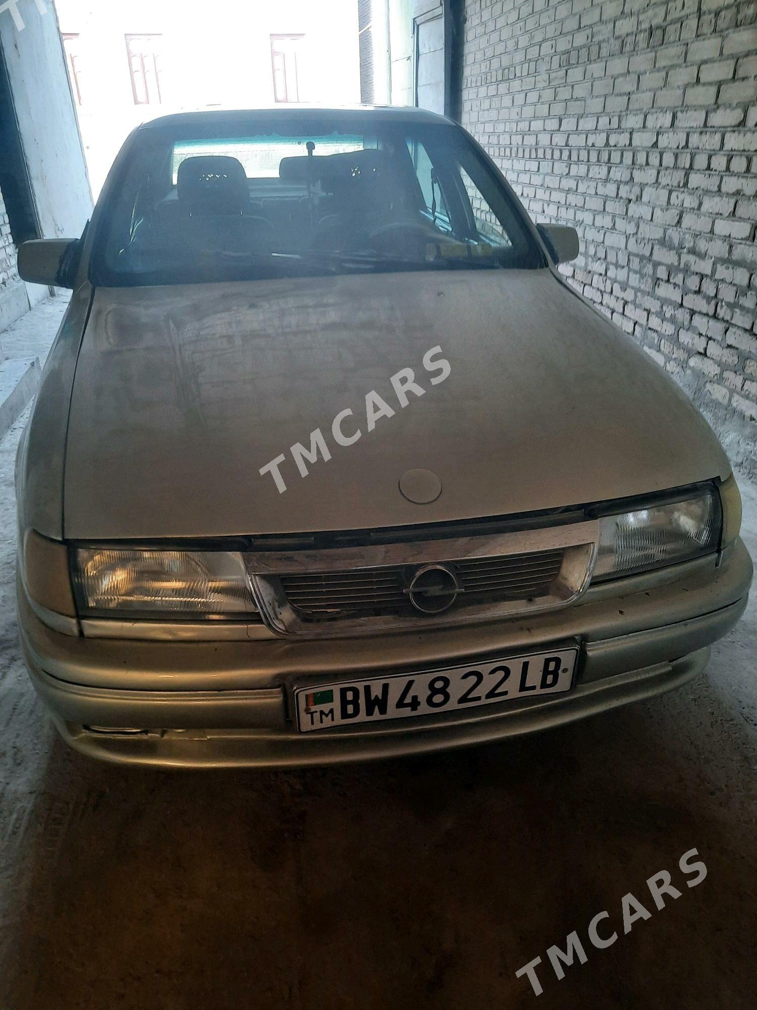 Opel Vectra 1990 - 32 000 TMT - Çärjew - img 4
