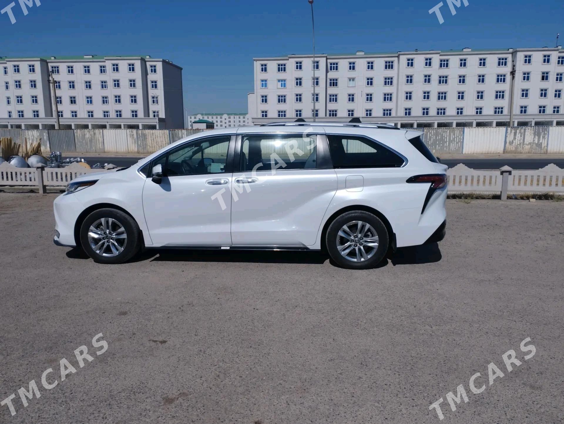 Toyota Sienna 2021 - 670 000 TMT - Векильбазар - img 2