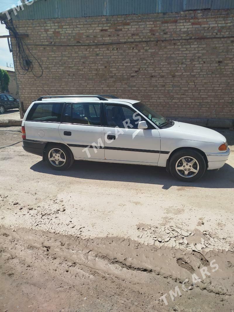 Opel Astra 1993 - 26 000 TMT - Туркменабат - img 4