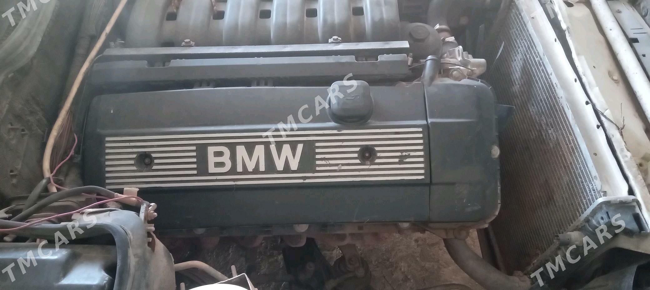BMW 525 1990 - 30 000 TMT - Яшлык - img 4