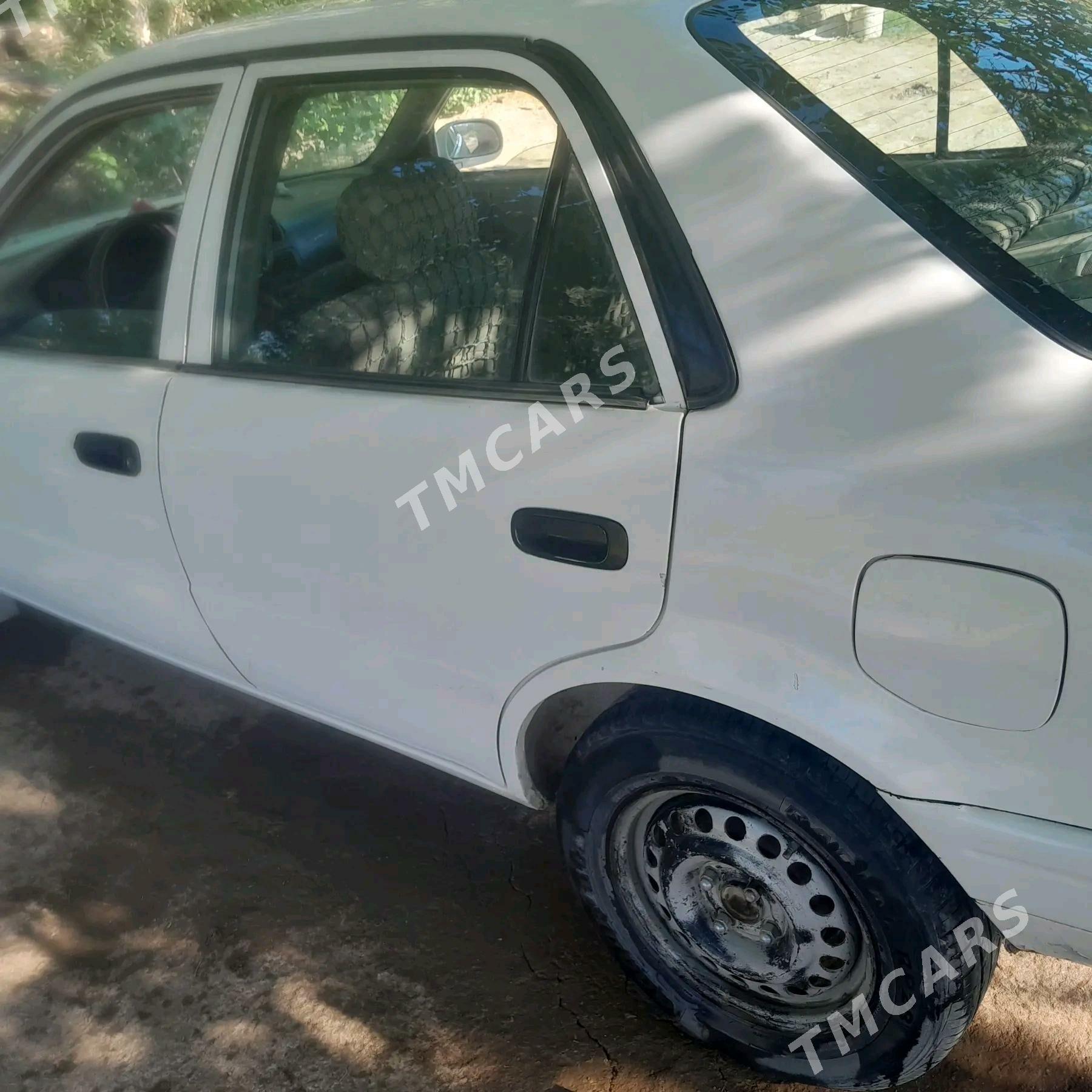 Toyota Corolla 1998 - 50 000 TMT - Акдепе - img 4