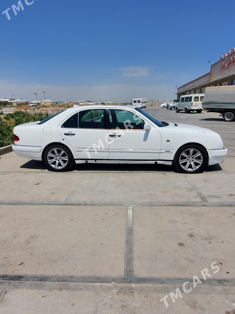 Mercedes-Benz E430 2000 - 70 000 TMT - Байрамали - img 3