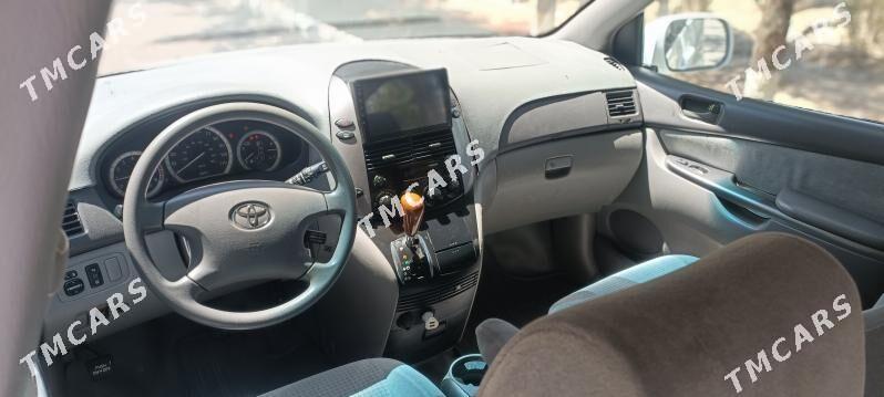 Toyota Sienna 2007 - 200 000 TMT - Мары - img 6