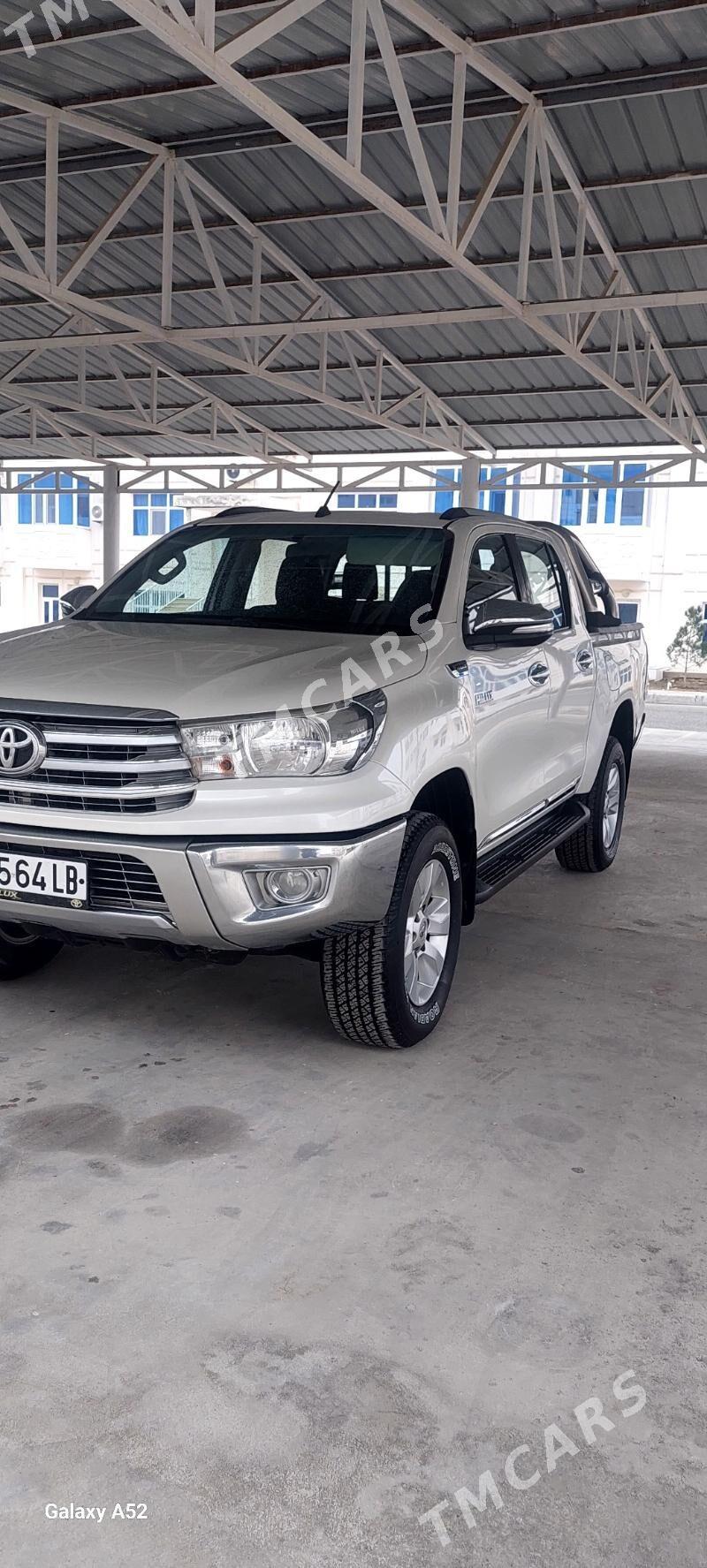 Toyota Hilux 2016 - 500 000 TMT - Türkmenabat - img 7