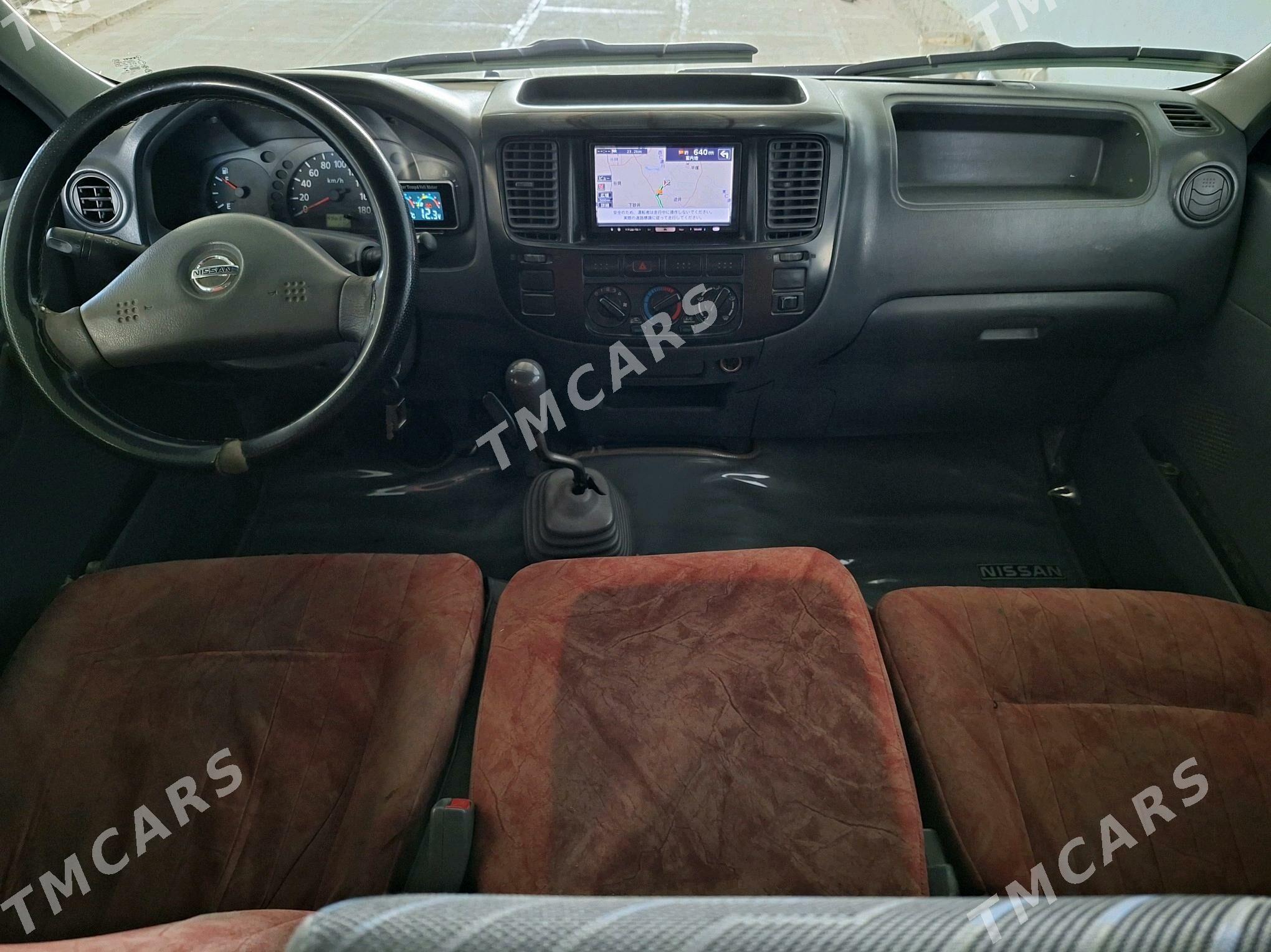 Nissan Urvan 2004 - 130 000 TMT - Mary - img 4