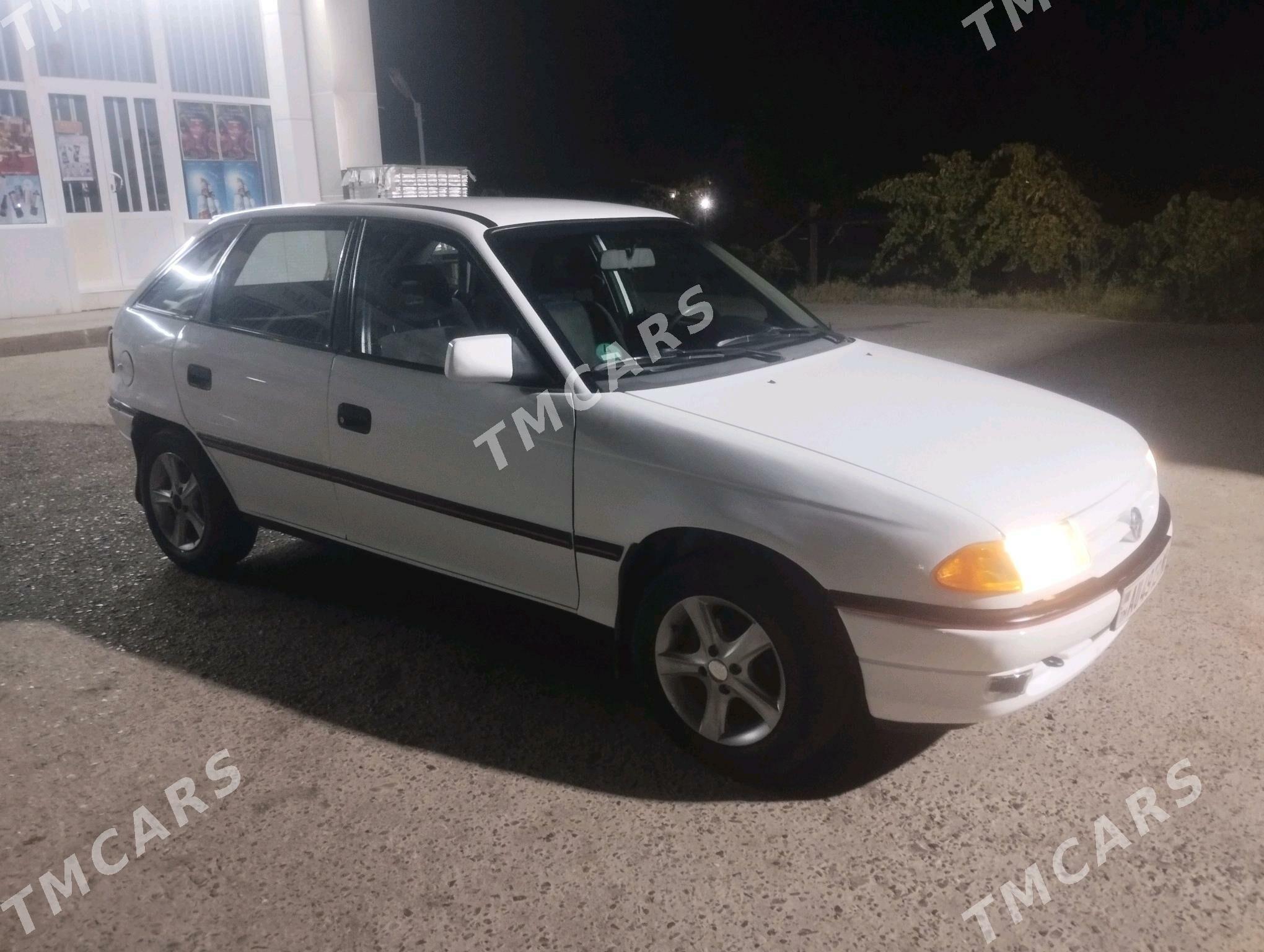 Opel Astra 1993 - 39 000 TMT - Мары - img 5