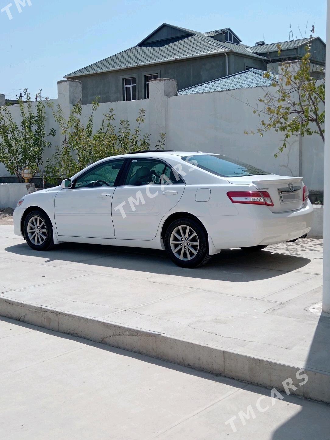 Toyota Camry 2011 - 240 000 TMT - Балканабат - img 4
