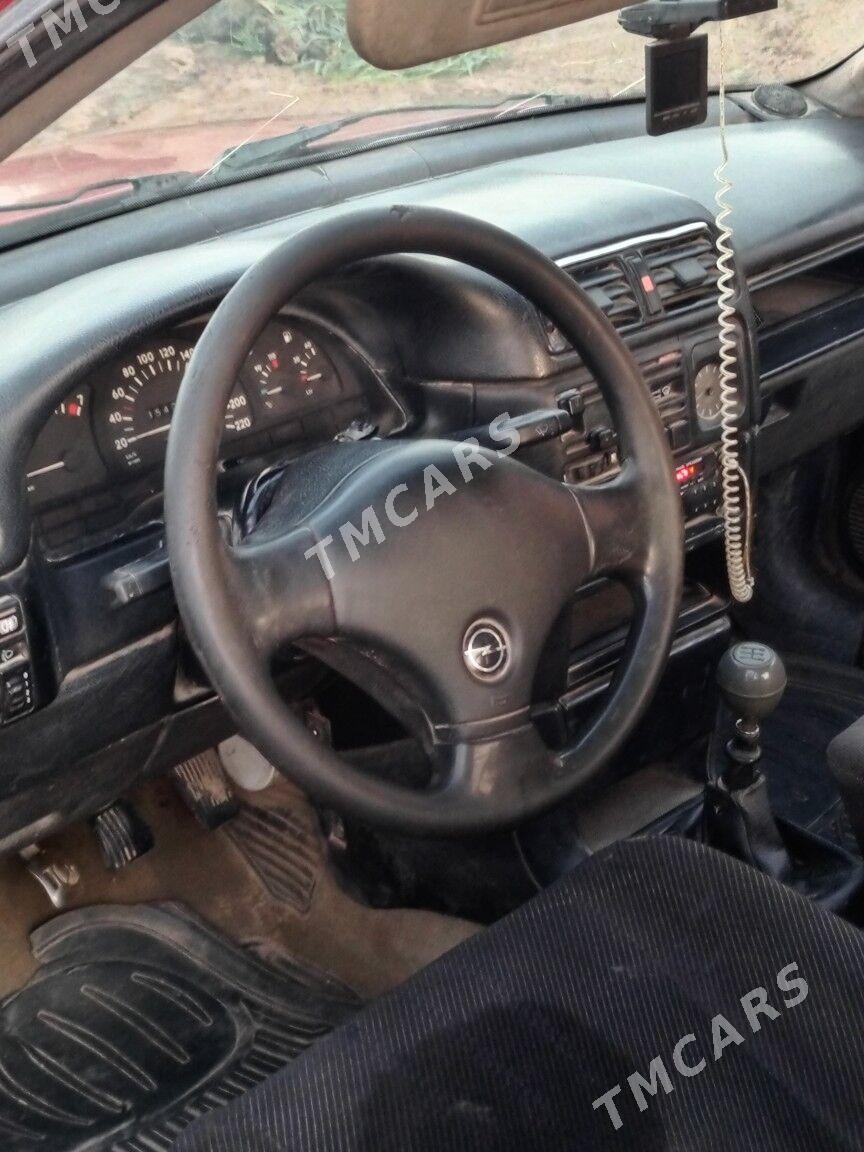 Opel Vectra 1991 - 20 000 TMT - Гурбансолтан Едже - img 2