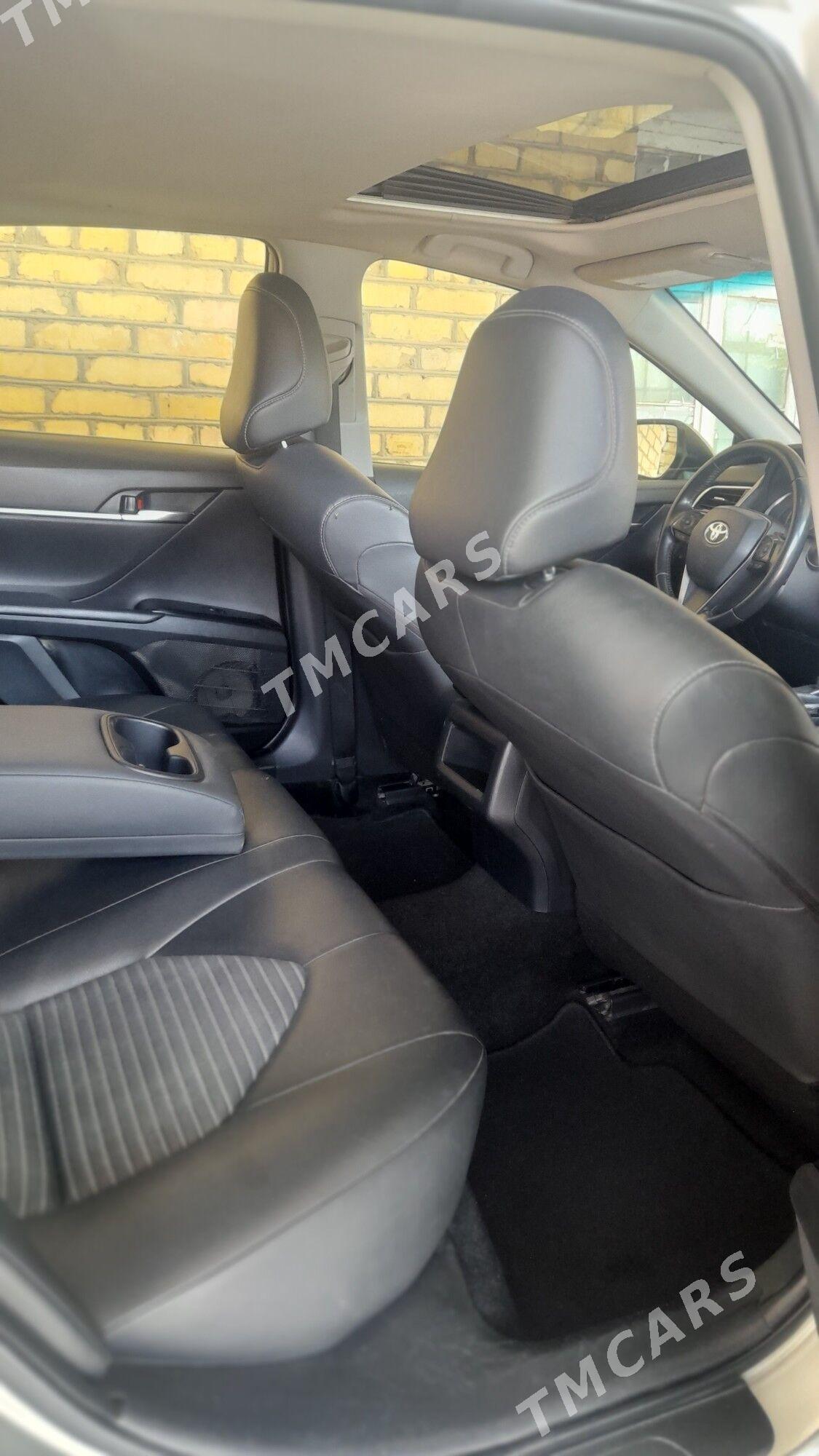 Toyota Camry 2018 - 320 000 TMT - Байрамали - img 3