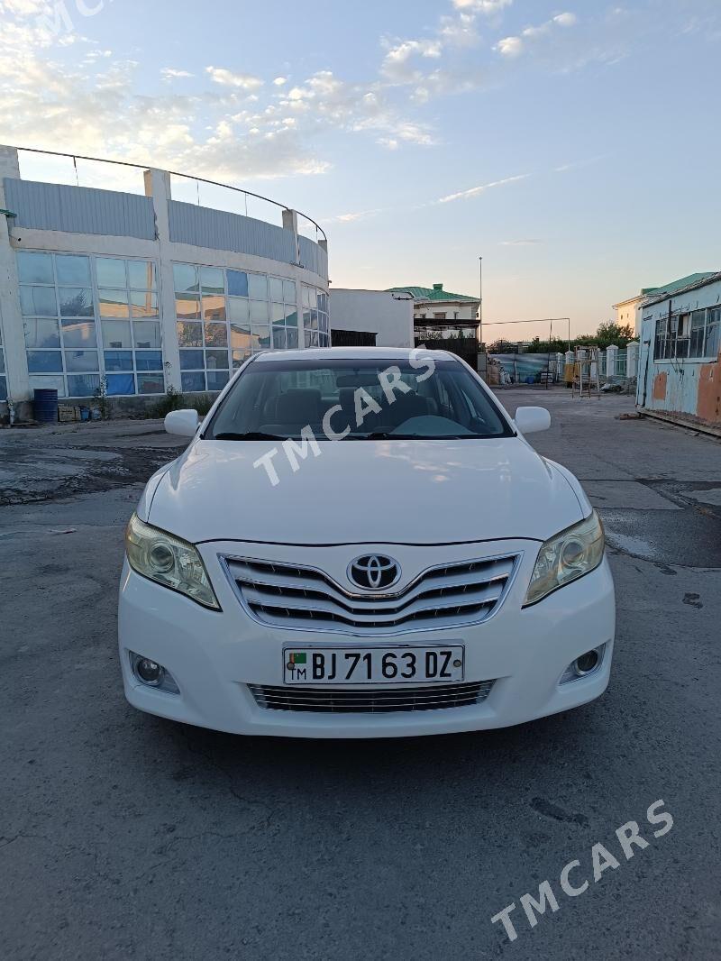 Toyota Camry 2010 - 187 000 TMT - Дашогуз - img 4