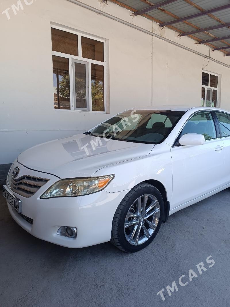 Toyota Camry 2010 - 187 000 TMT - Дашогуз - img 3
