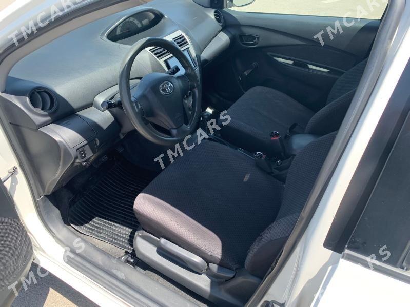 Toyota Yaris 2006 - 115 000 TMT - Анев - img 4
