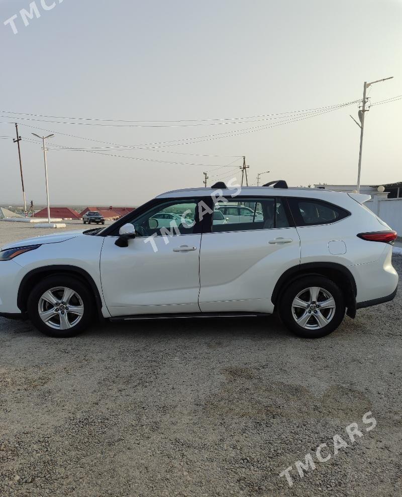 Toyota Highlander 2022 - 520 000 TMT - Балканабат - img 8