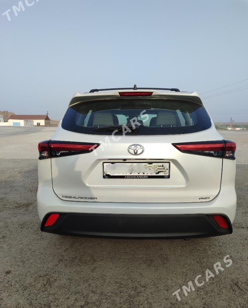 Toyota Highlander 2022 - 520 000 TMT - Балканабат - img 6