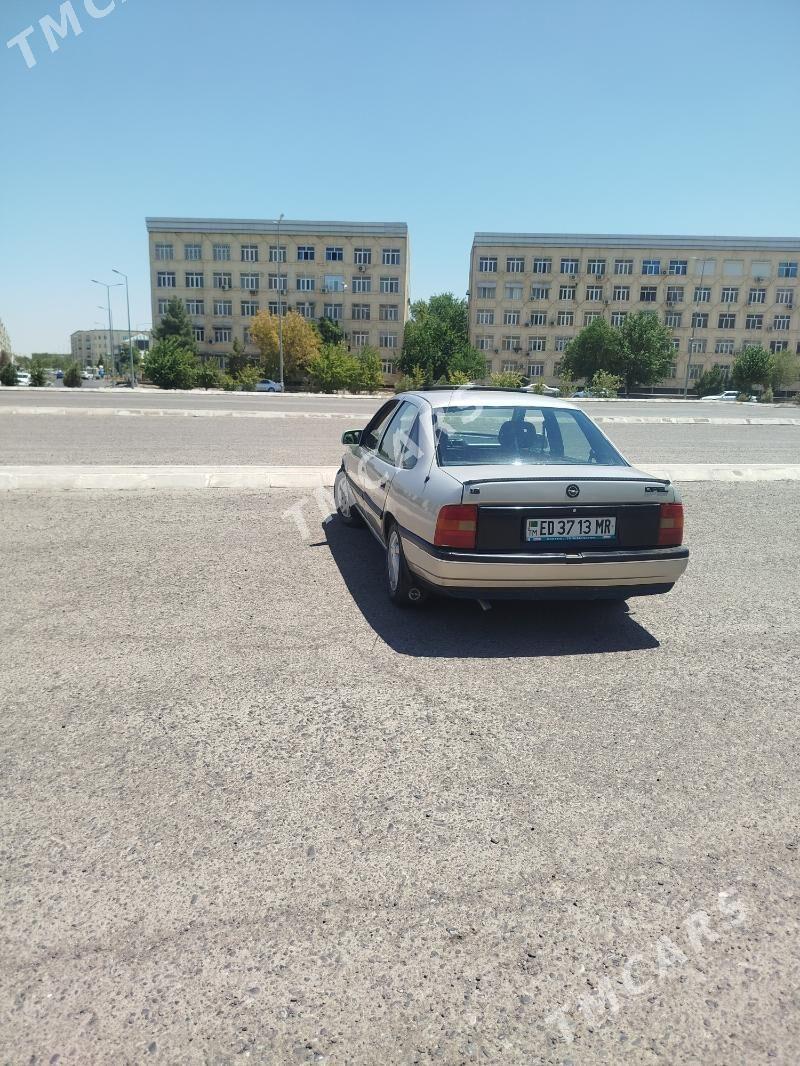 Opel Vectra 1992 - 29 000 TMT - Мары - img 4