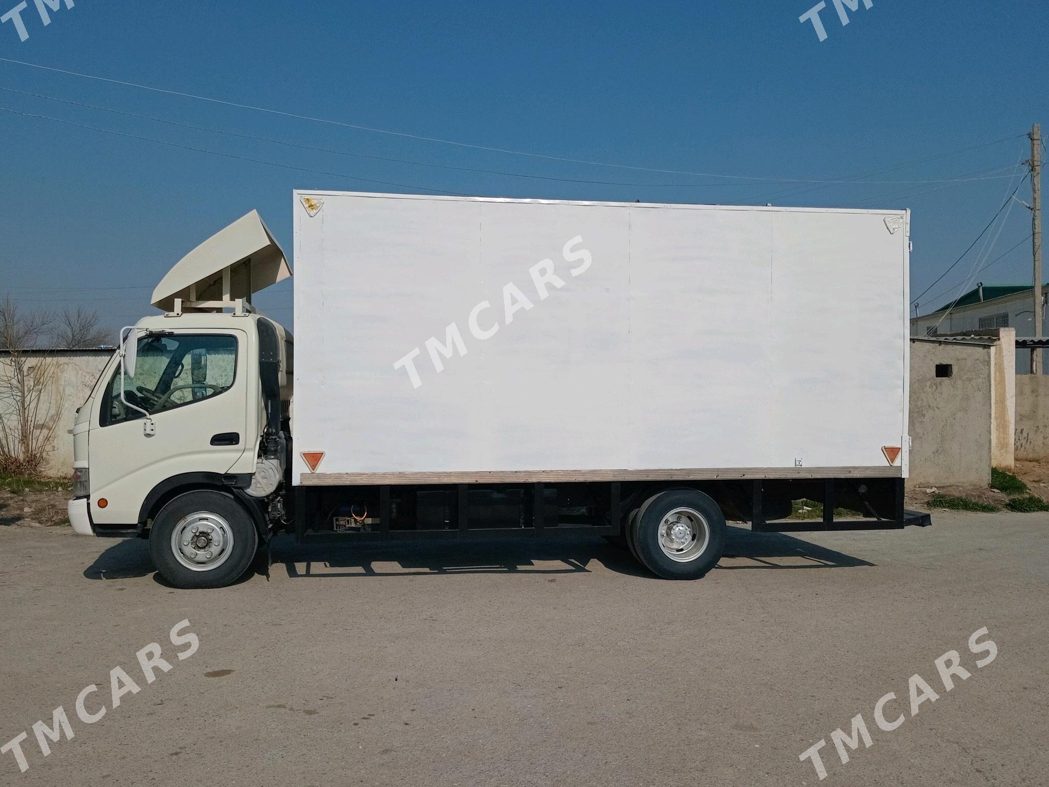 Toyota Hino 2007 - 270 000 TMT - Garadamak Şor - img 5