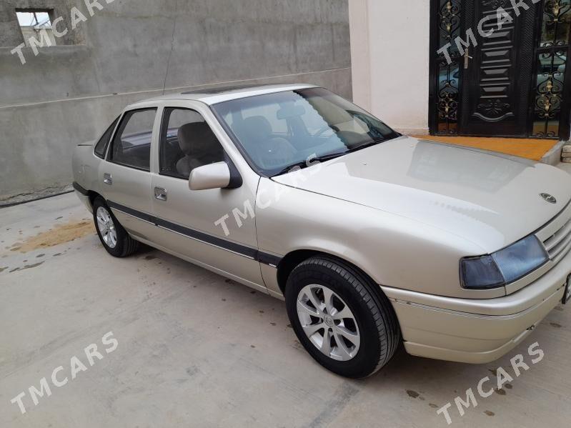 Opel Vectra 1990 - 36 000 TMT - Багир - img 3