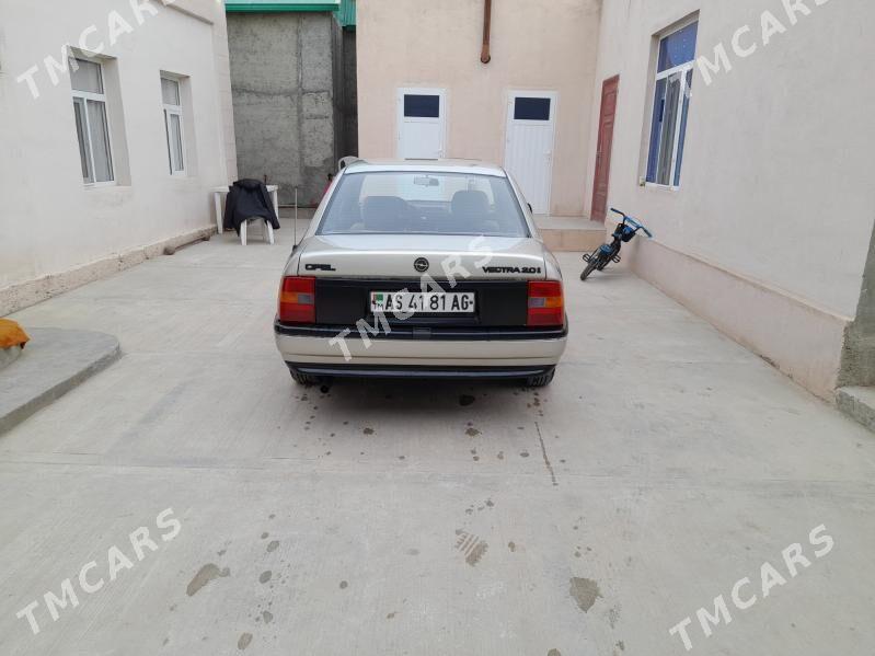 Opel Vectra 1990 - 36 000 TMT - Багир - img 5