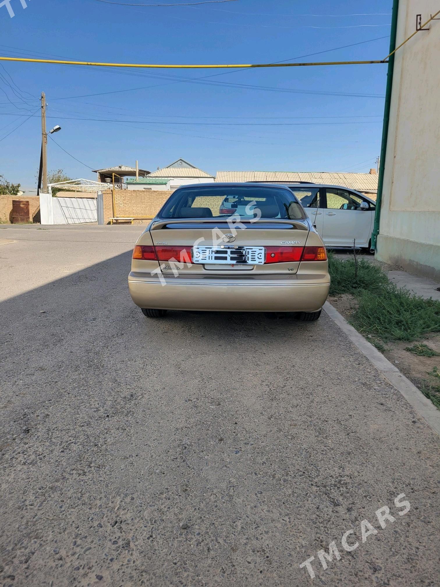 Toyota Camry 1999 - 130 000 TMT - Мары - img 3