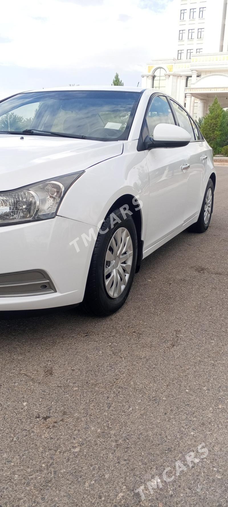 Chevrolet Cruze 2011 - 110 000 TMT - Podwoýski köç. (Bitarap Türkmenistan şaýoly) - img 3