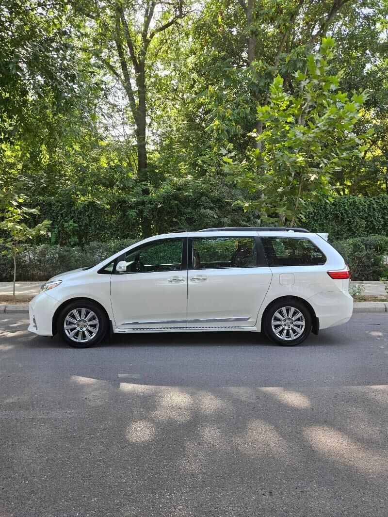 Toyota Sienna 2017 - 520 000 TMT - Aşgabat - img 9