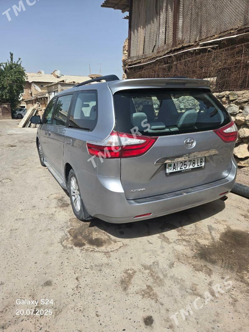 Toyota Sienna 2018 - 400 000 TMT - Фарап - img 5