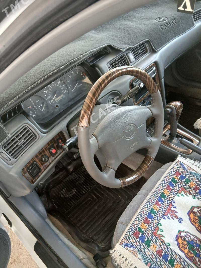 Toyota Camry 1998 - 114 000 TMT - Балканабат - img 3