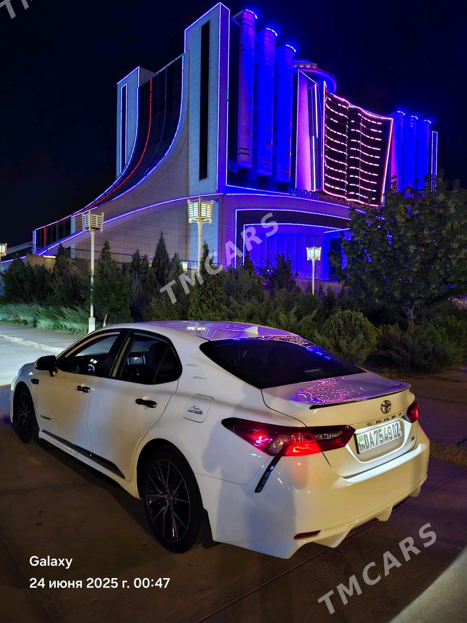Toyota Camry 2021 - 314 000 TMT - Дашогуз - img 4