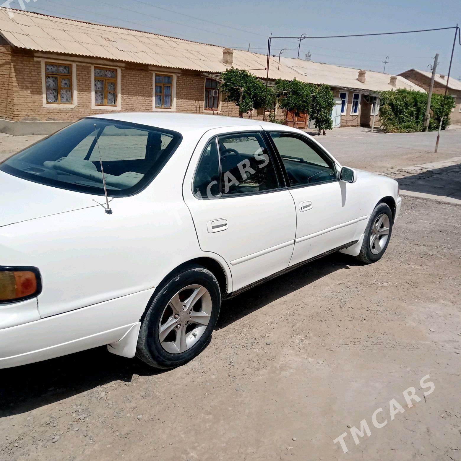 Toyota Camry 1995 - 46 000 TMT - Гарабекевюл - img 3