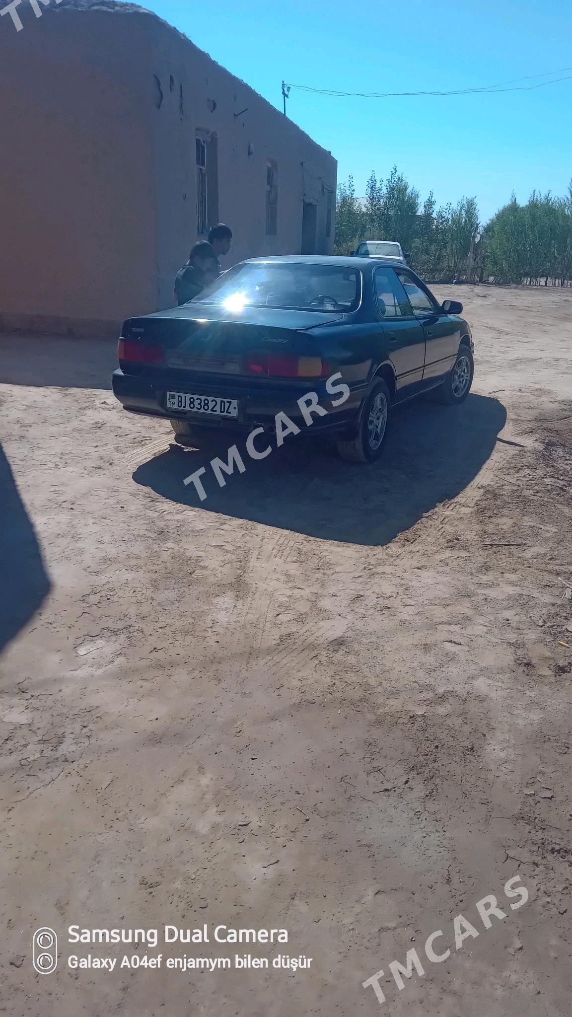 Toyota Camry 1992 - 35 000 TMT - Болдумсаз - img 3
