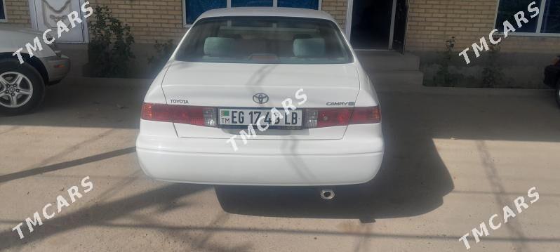 Toyota Camry 2001 - 140 000 TMT - Saýat - img 2