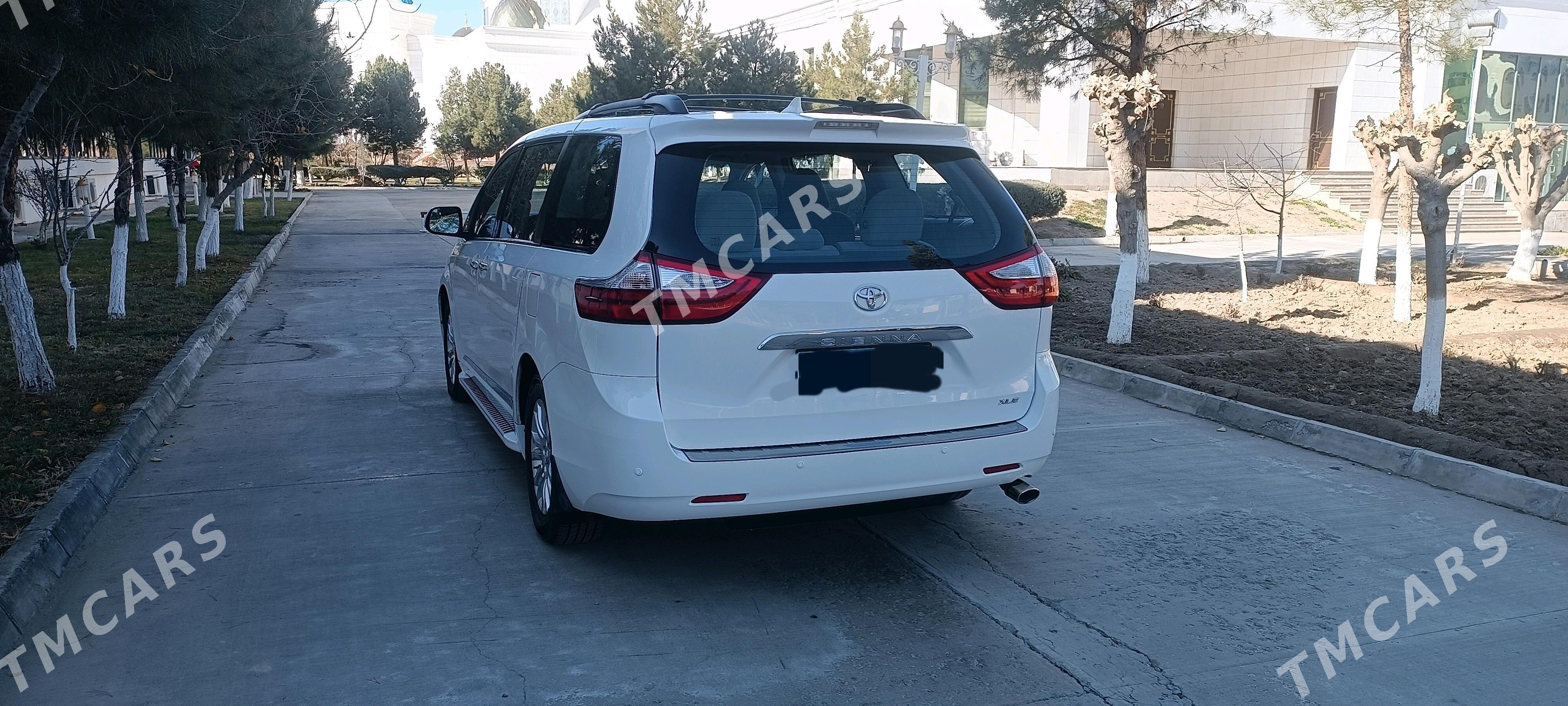 Toyota Sienna 2019 - 470 000 TMT - Мары - img 3