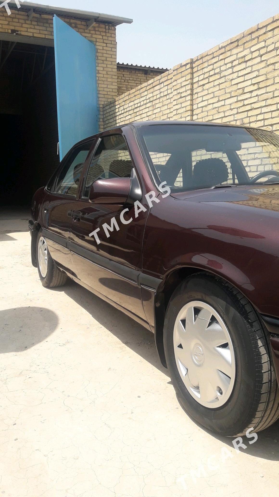 Opel Vectra 1993 - 40 000 TMT - Sakar - img 7