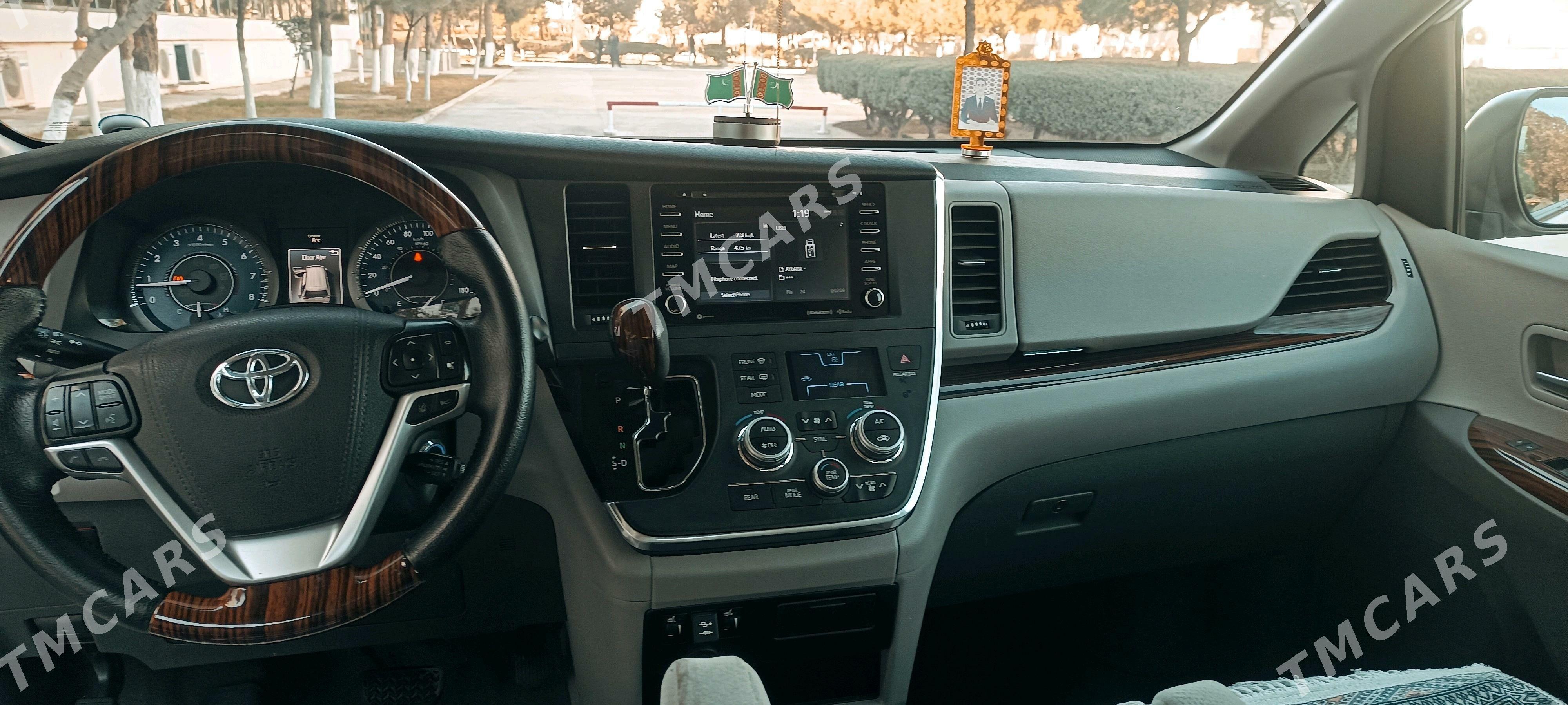 Toyota Sienna 2019 - 470 000 TMT - Мары - img 6