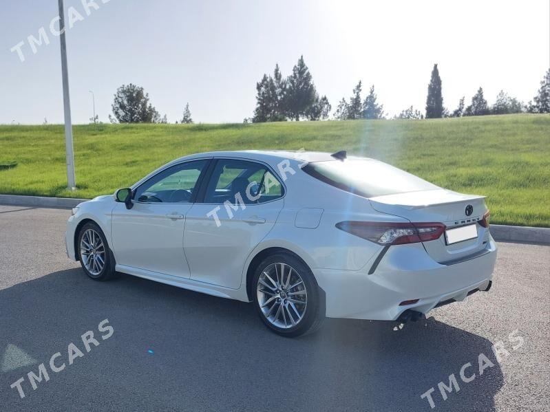 Toyota Camry 2022 - 340 000 TMT - Бузмеин - img 4