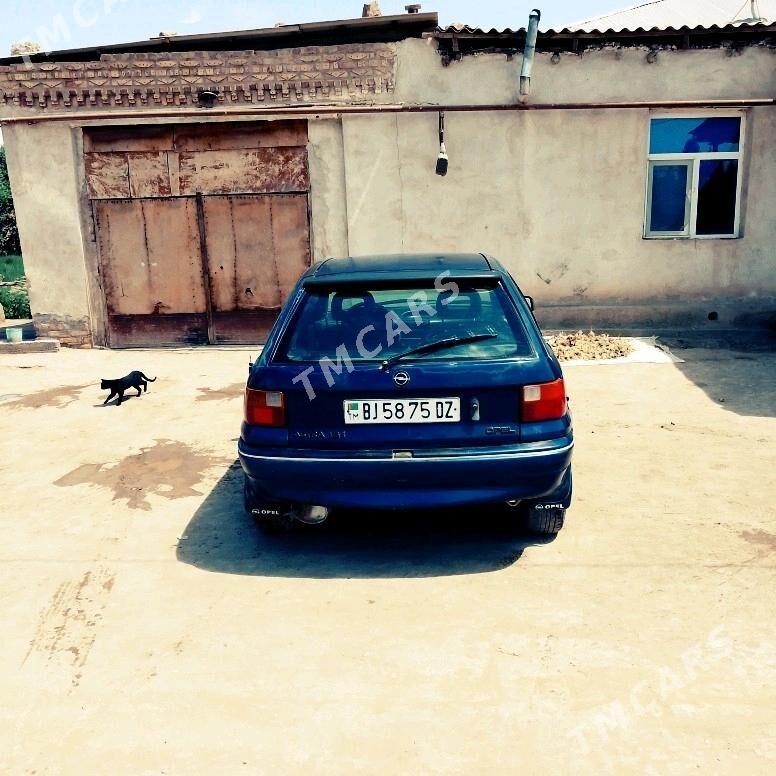 Opel Astra 1993 - 25 000 TMT - Gurbansoltan Eje - img 2