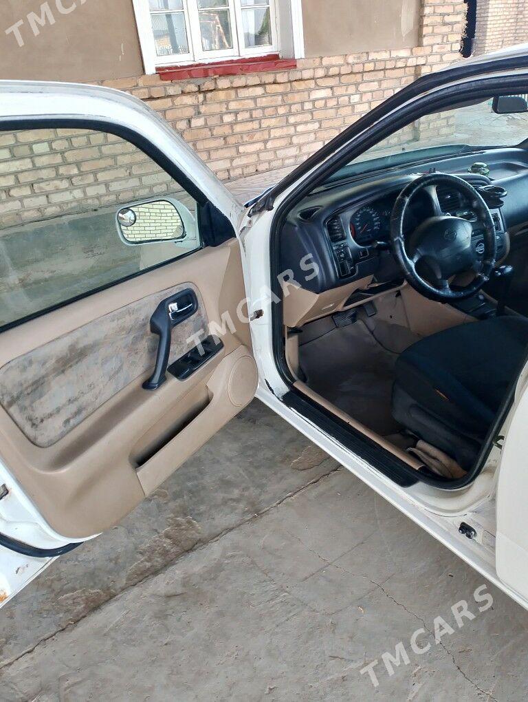 Nissan Primera 2001 - 42 000 TMT - Мары - img 5