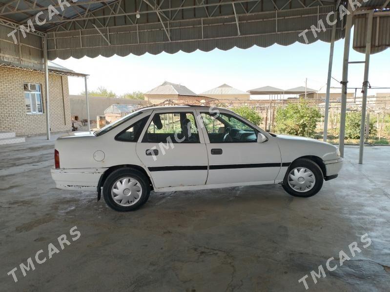 Opel Vectra 1992 - 19 000 TMT - Мары - img 3