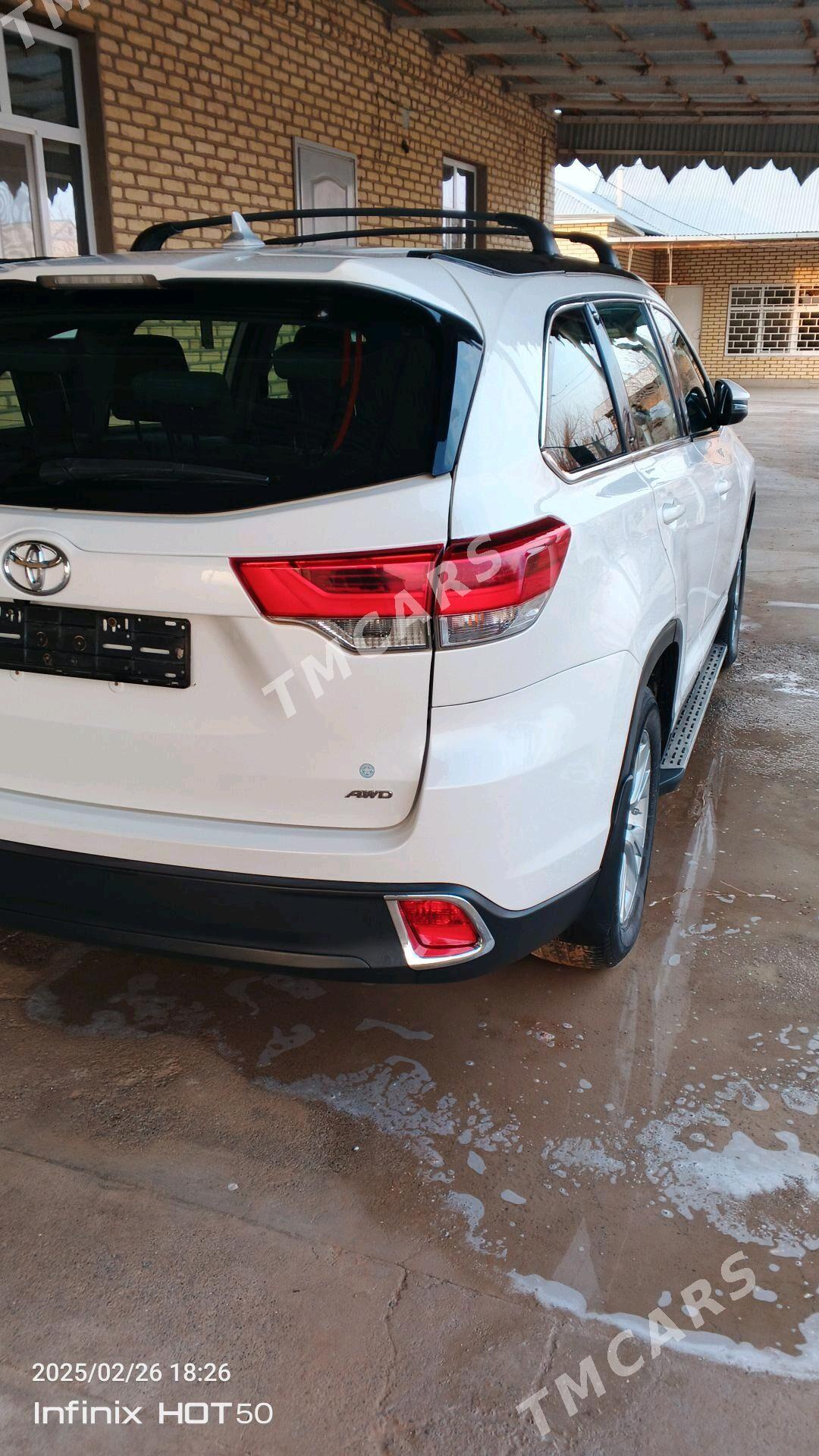 Toyota Highlander 2019 - 480 000 TMT - Мары - img 1