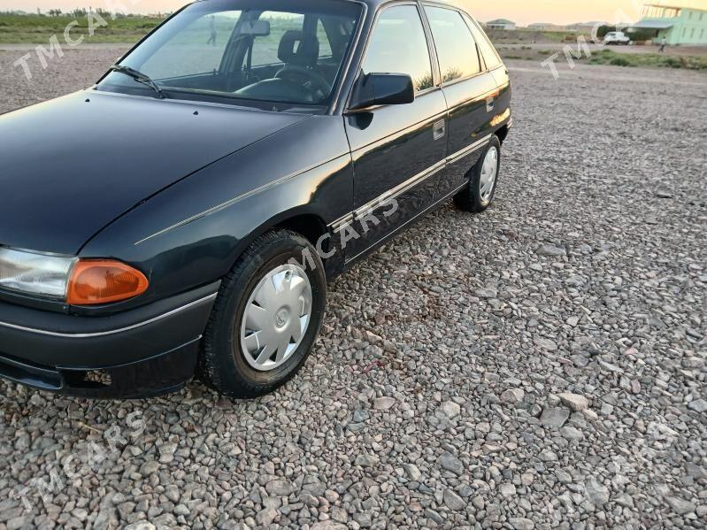 Opel Astra 1993 - 38 000 TMT - Губадаг - img 8
