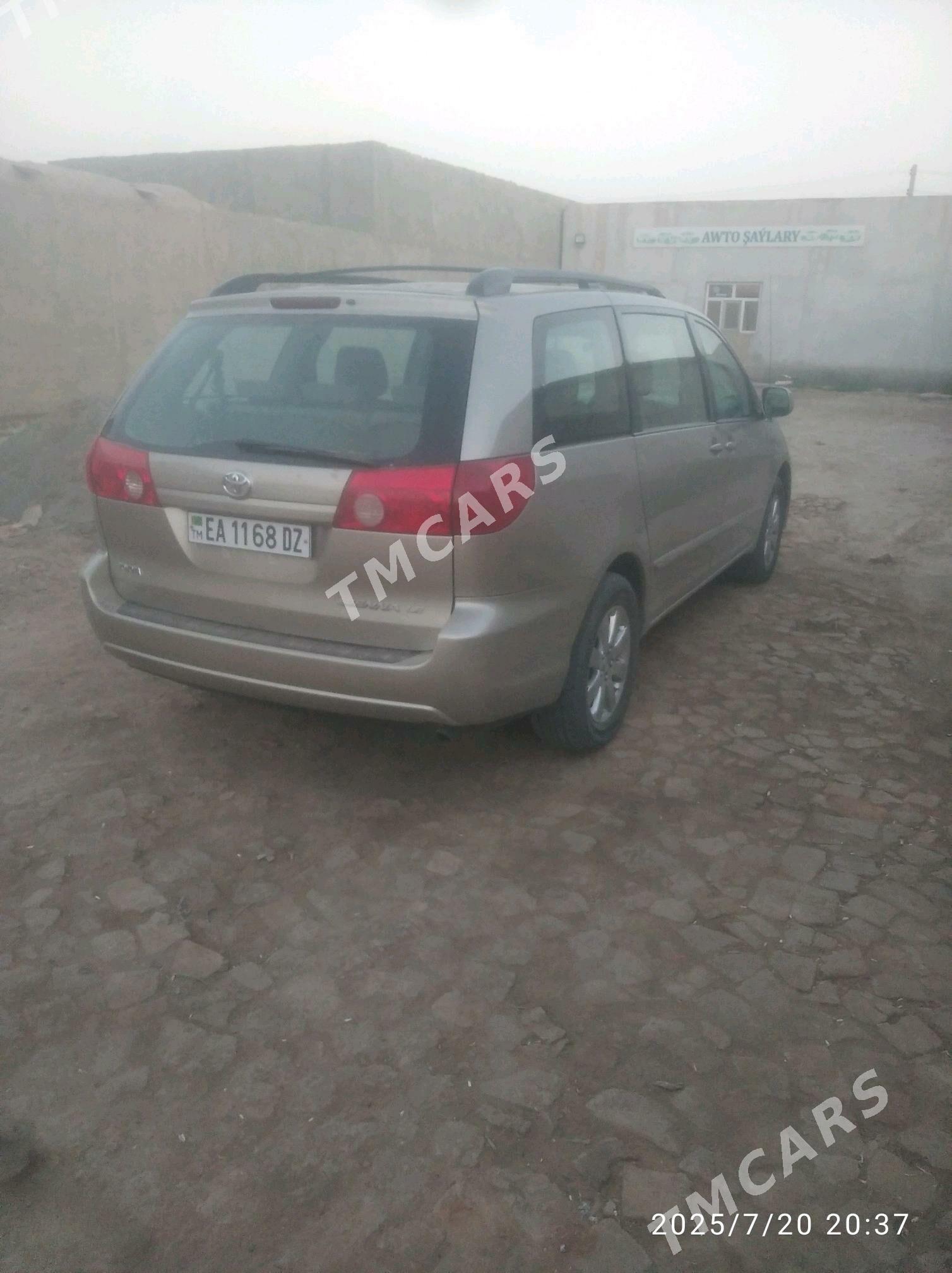 Toyota Sienna 2009 - 200 000 TMT - Türkmenbaşy etr. - img 4