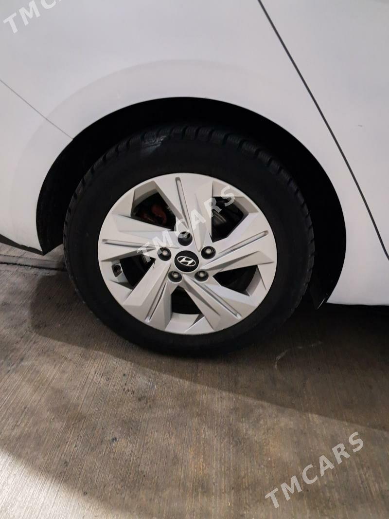 Hyundai Elantra 2021 - 230 000 TMT - Herrikgala - img 2