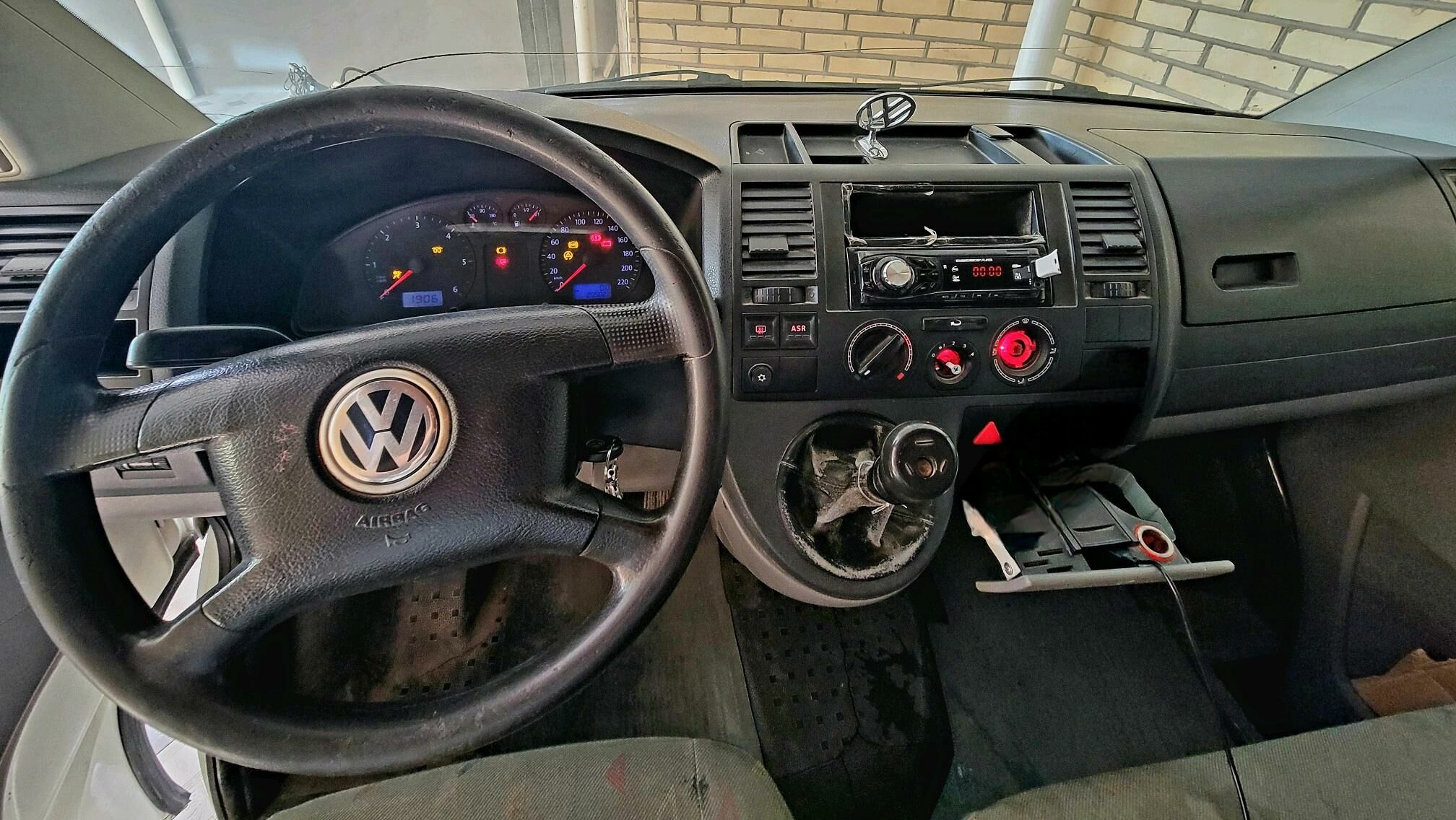 Volkswagen Transporter 2005 - 130 000 TMT - Мары - img 3
