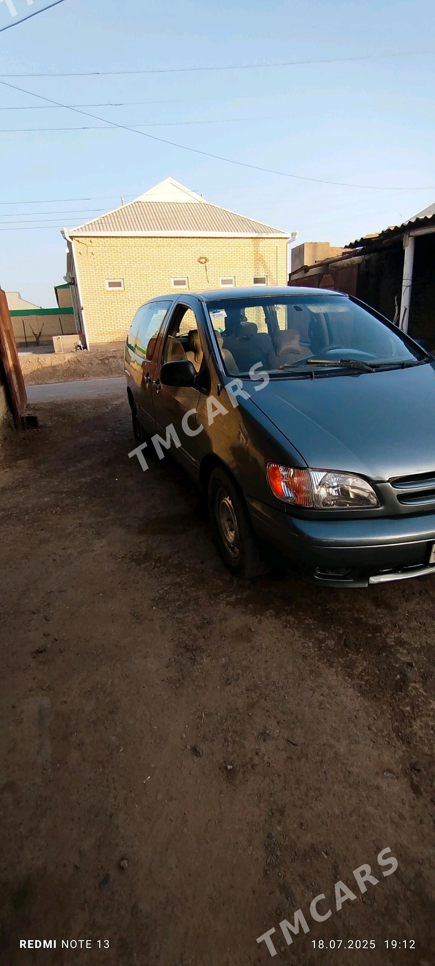 Toyota Sienna 2000 - 115 000 TMT - Mary - img 3