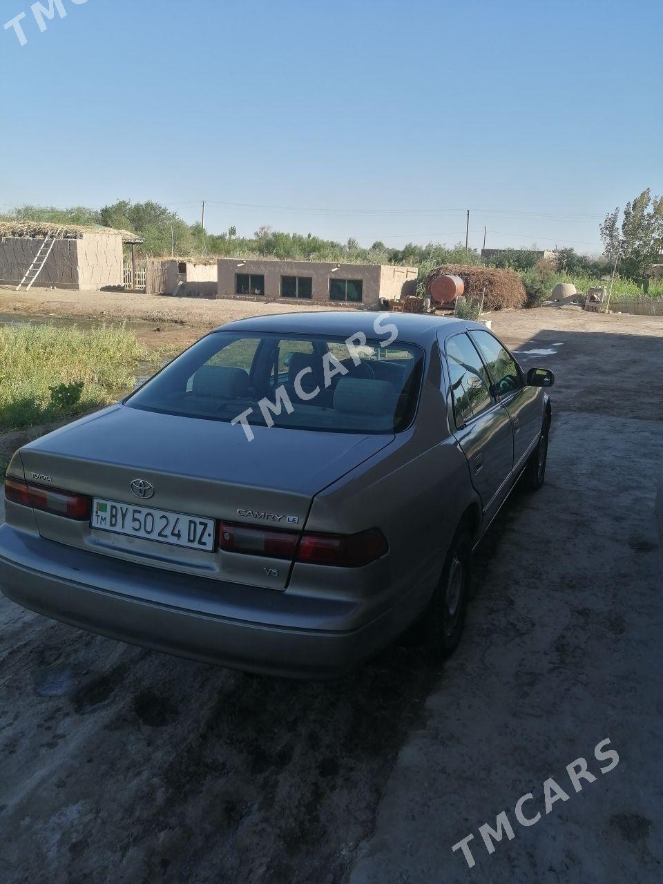 Toyota Camry 1999 - 113 000 TMT - Köneürgenç - img 4