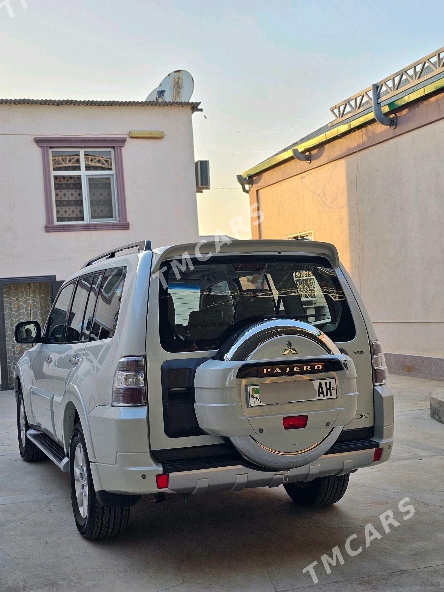 Mitsubishi Pajero 2014 - 320 000 TMT - Ашхабад - img 3