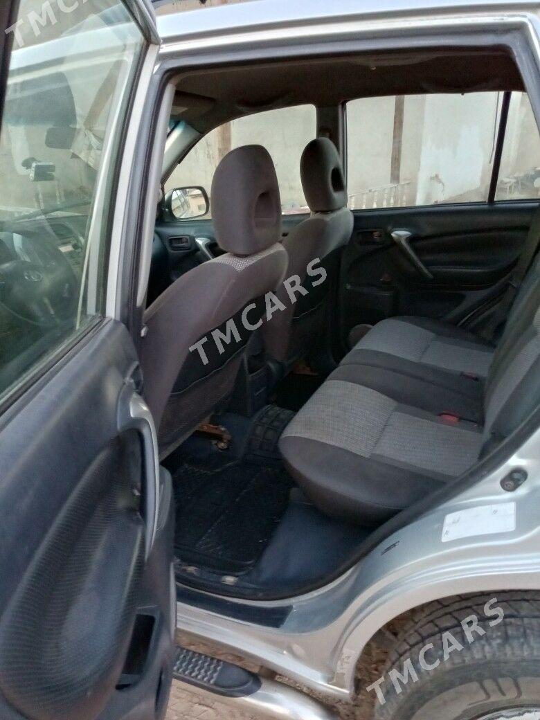 Toyota RAV4 2004 - 140 000 TMT - Шабатский этрап - img 5